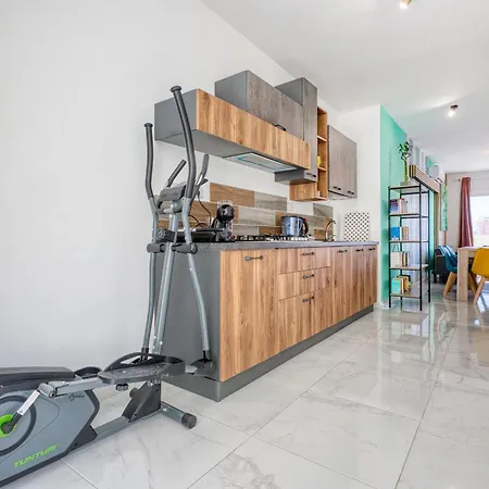 Charming 3 Bedroom With Jacuzzi And Terrace Near Mcar1-2 Apartmán *