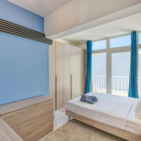 Apartmán Charming 3 Bedroom With Jacuzzi And Terrace Near Mcar1-2 Msida