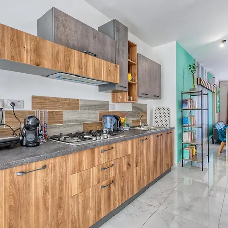 Charming 3 Bedroom With Jacuzzi And Terrace Near Mcar1-2 *